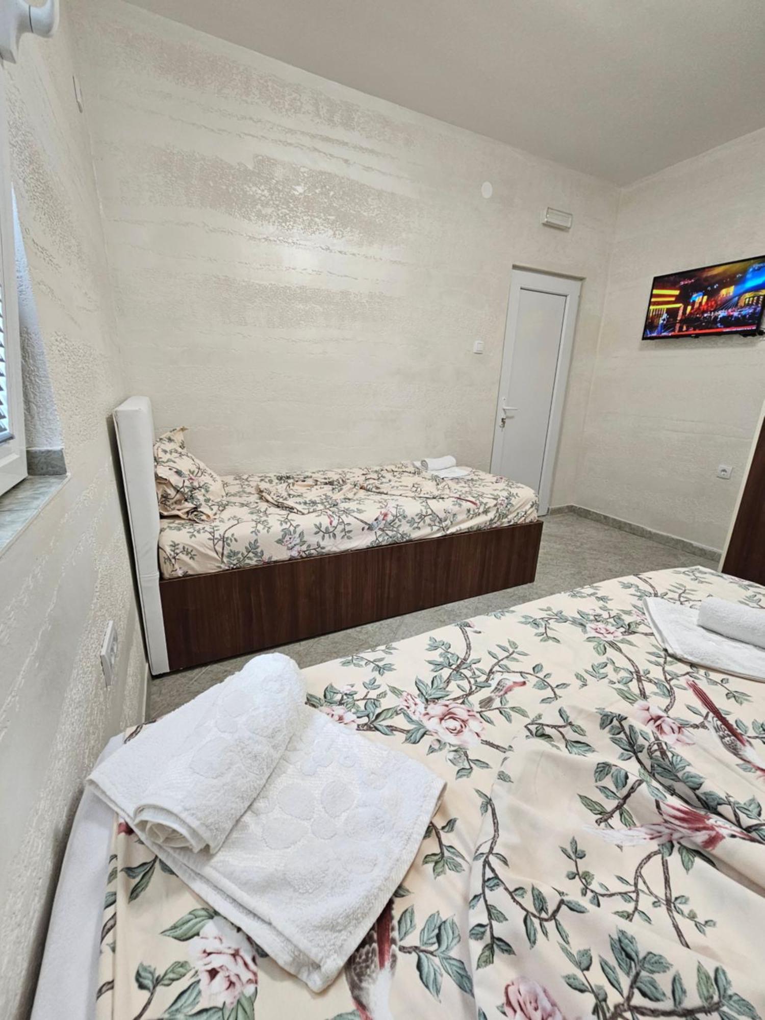 Apartmani Vila Ebra Утєха Екстер'єр фото